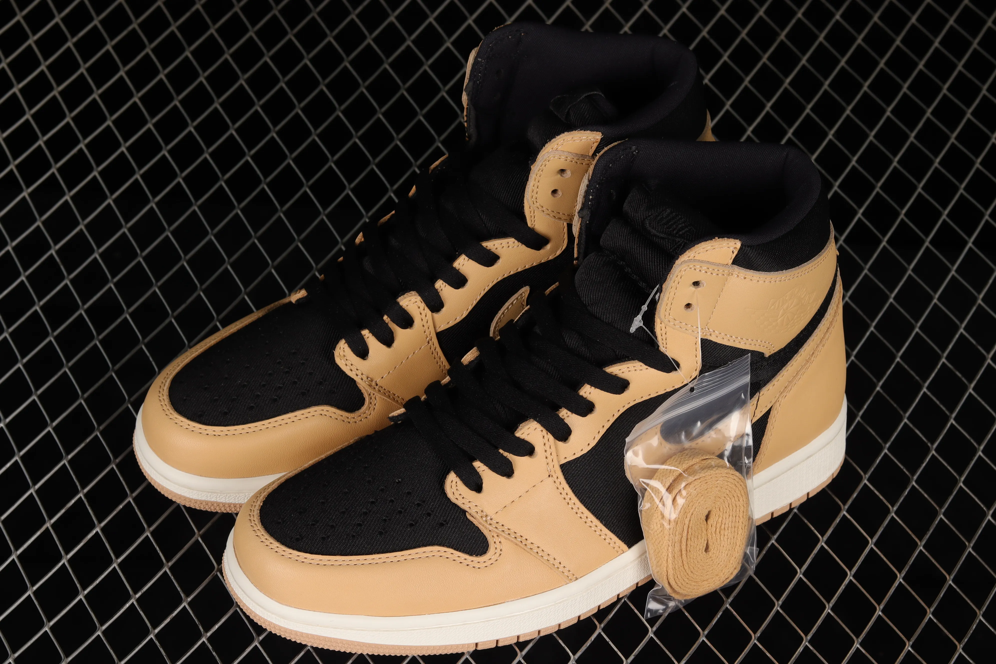 All categories Air Jordan Jordan series basketball shoes Air Jordan 1 High Air Jordan 1 "Obsidian" AJ1 Joe 1 milk brown high-top basketball shoes 555088-202